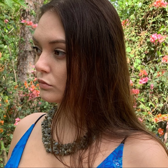 LABRADORITE IN THE ROUGH - Picture 6 of 7